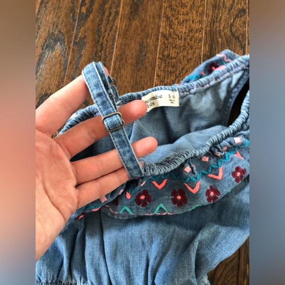 abercrombie kids Girls 5-6Y Denim One Shouldered Romper w/Pockets & Embroidery - Picture 5 of 11